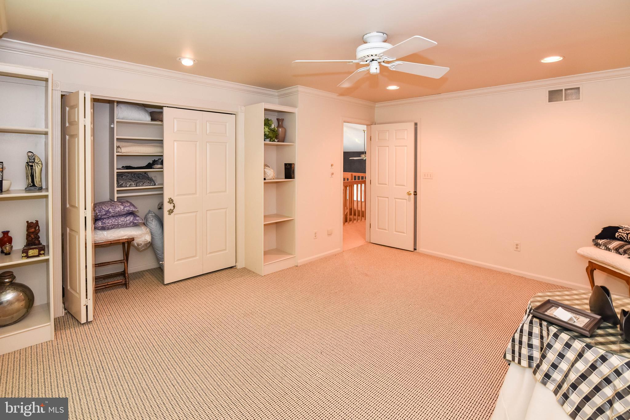 VALLEY GATE - Residential