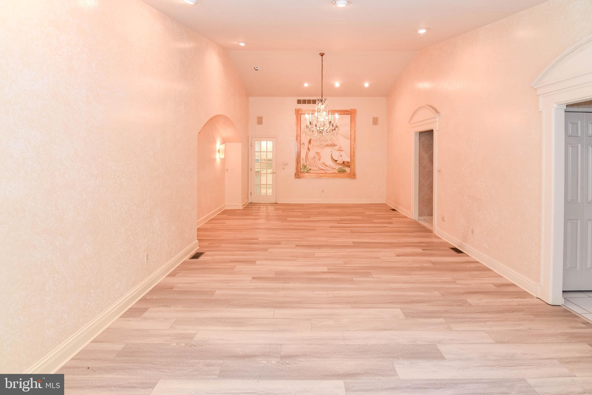 VALLEY GATE - Residential