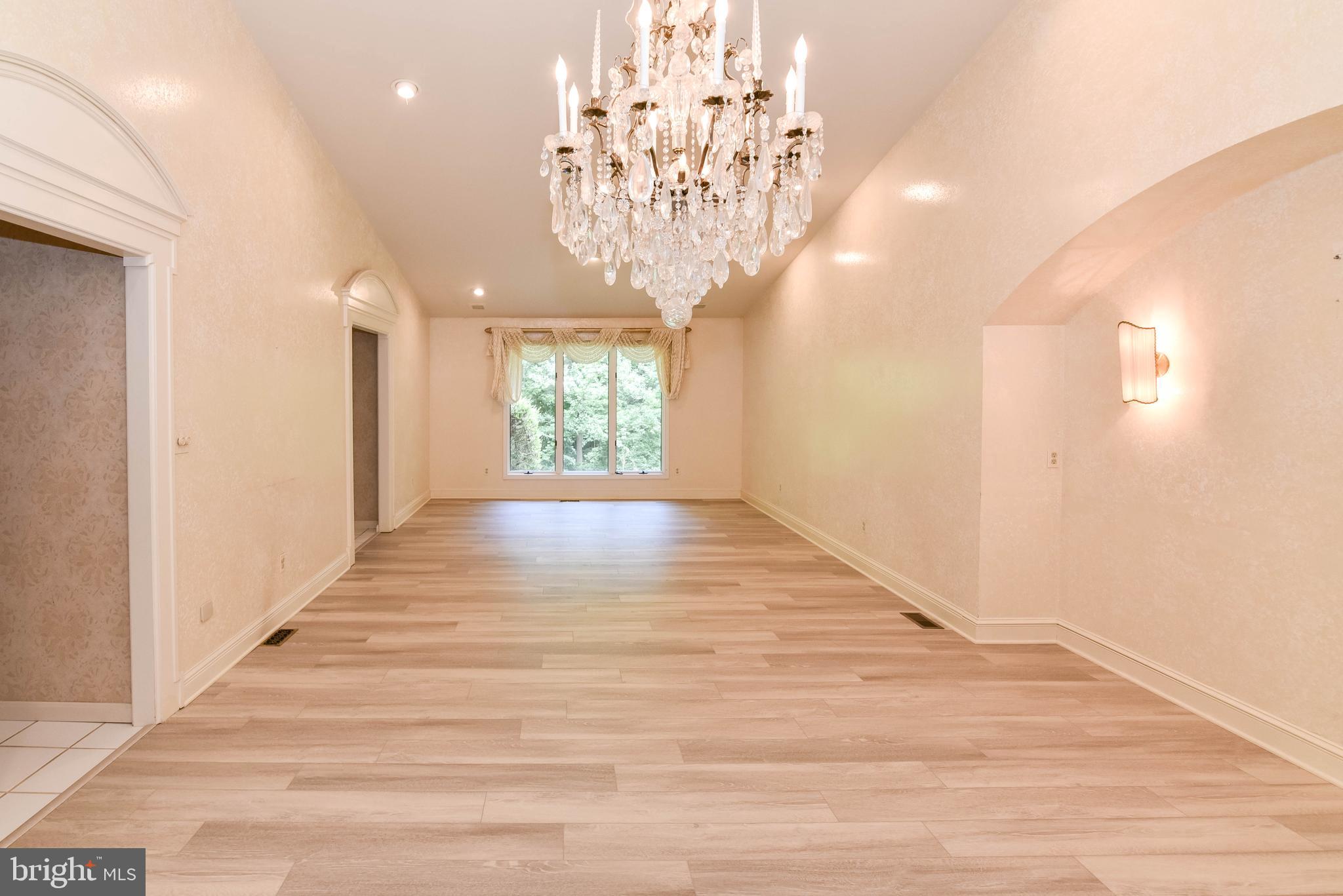 VALLEY GATE - Residential