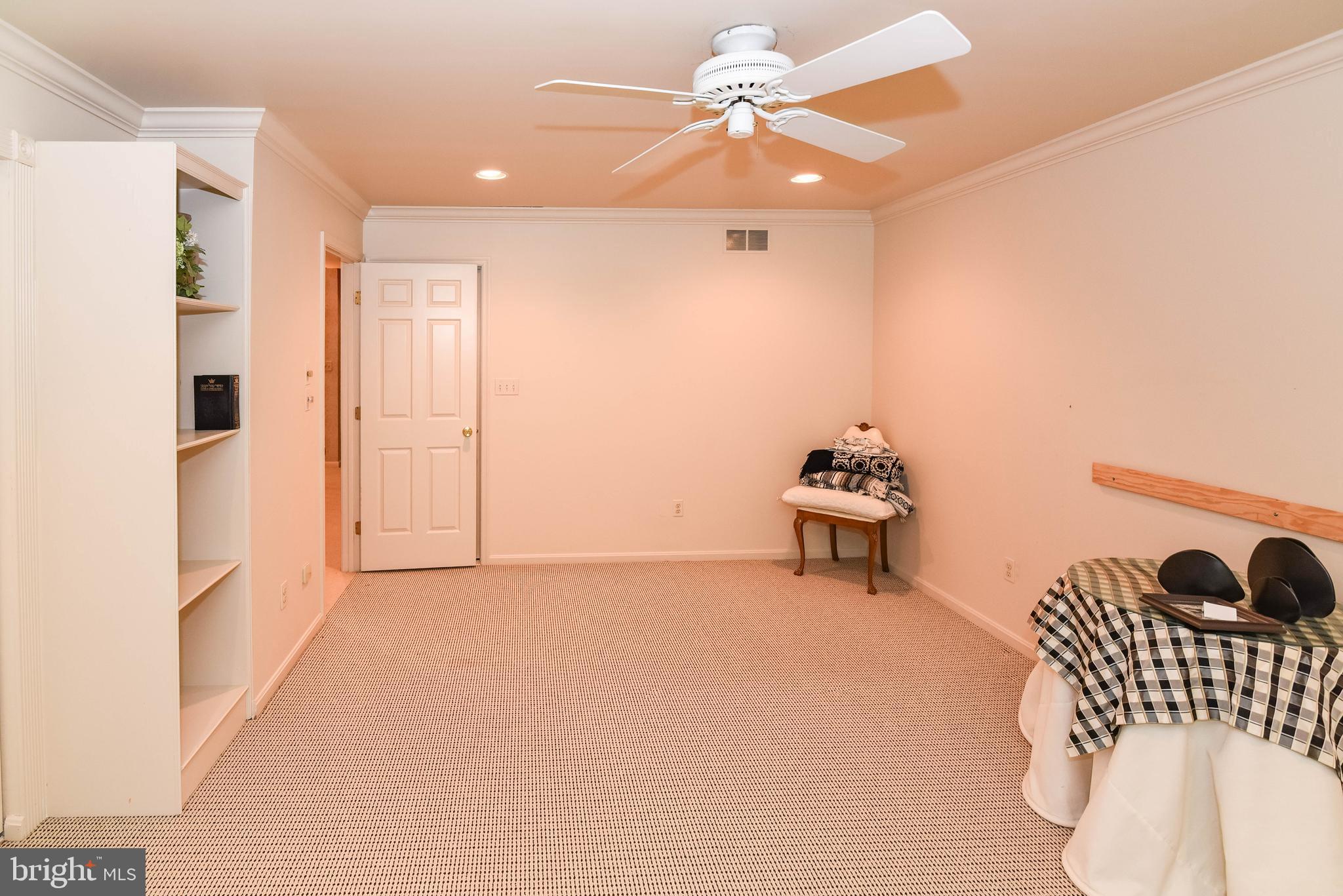VALLEY GATE - Residential