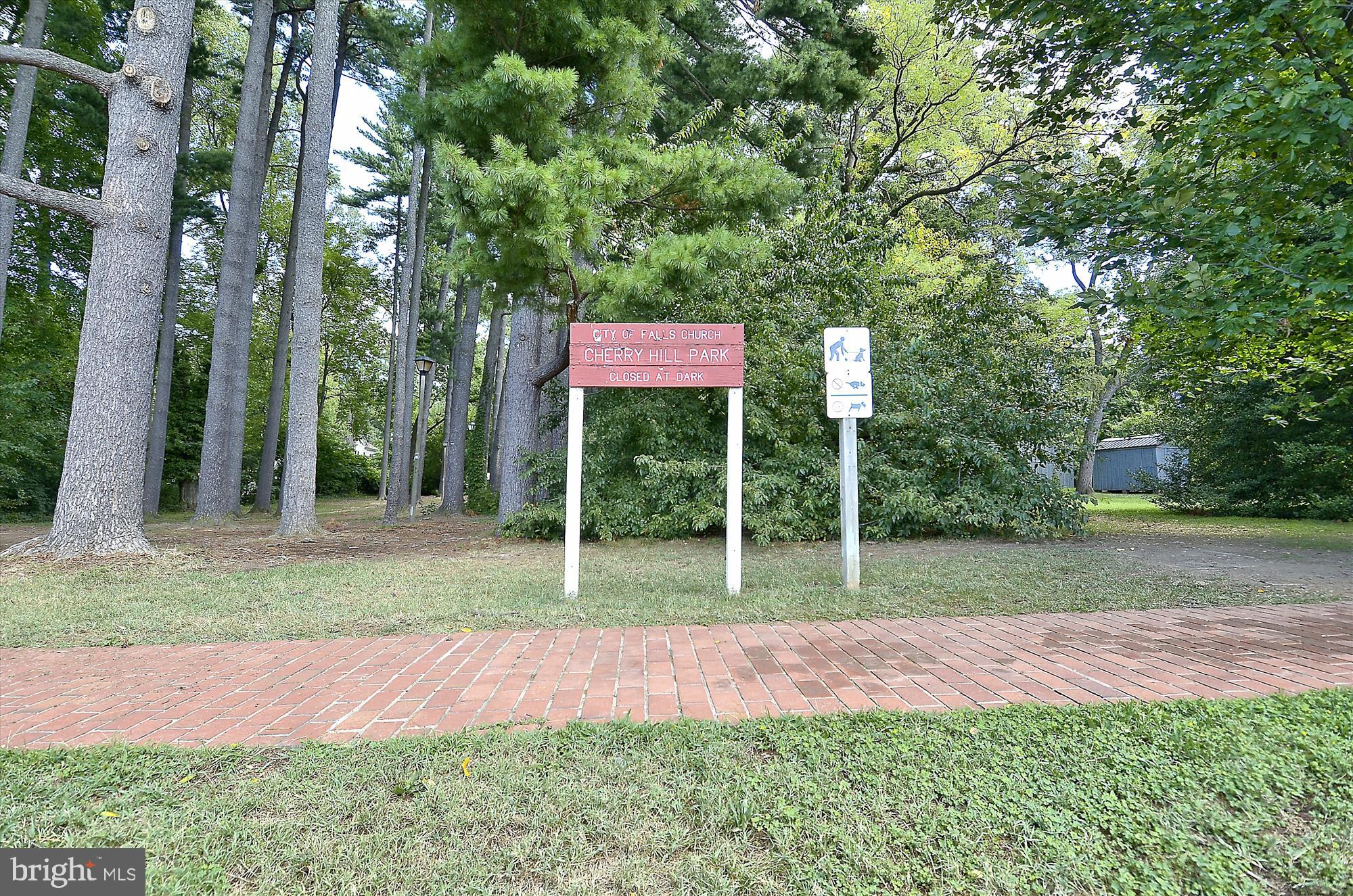 BERKSHIRE OAKWOOD - Residential