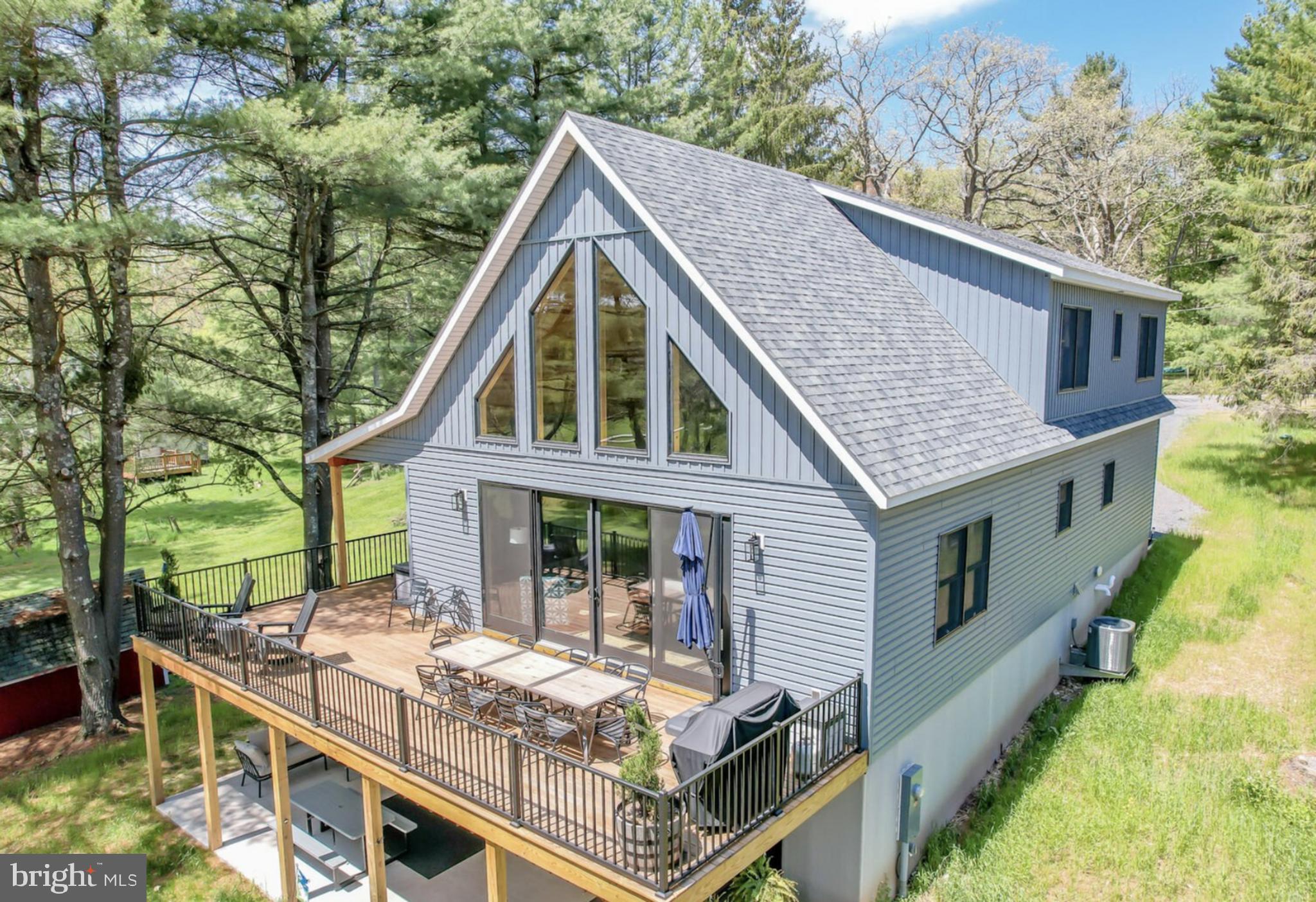 PARADISE POINT - Residential