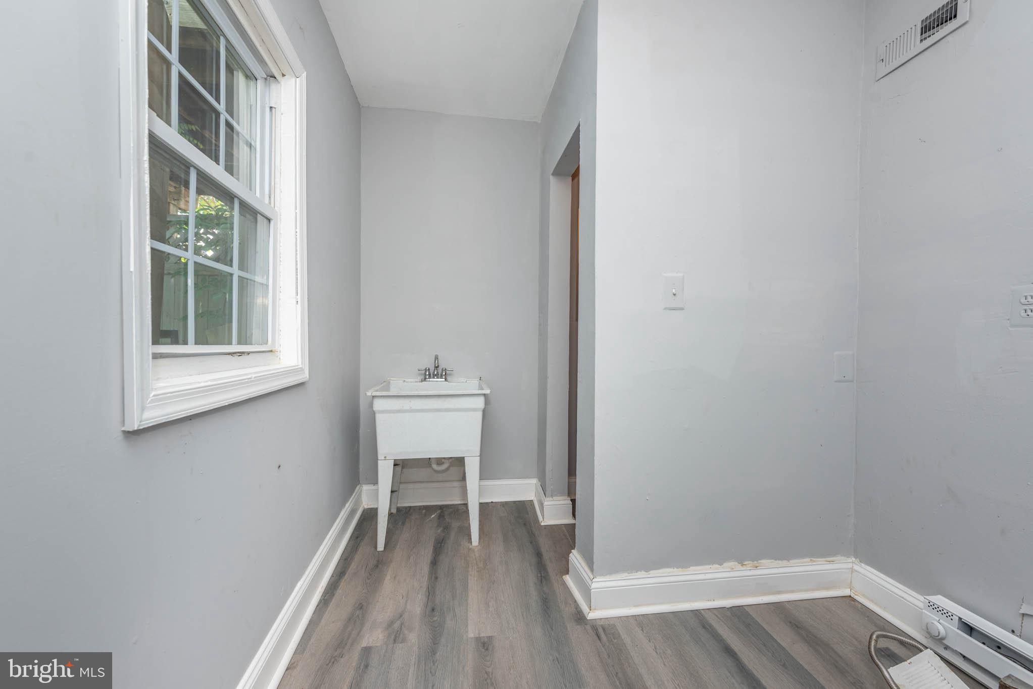 WASHINGTON VILLAGE - Residential Lease