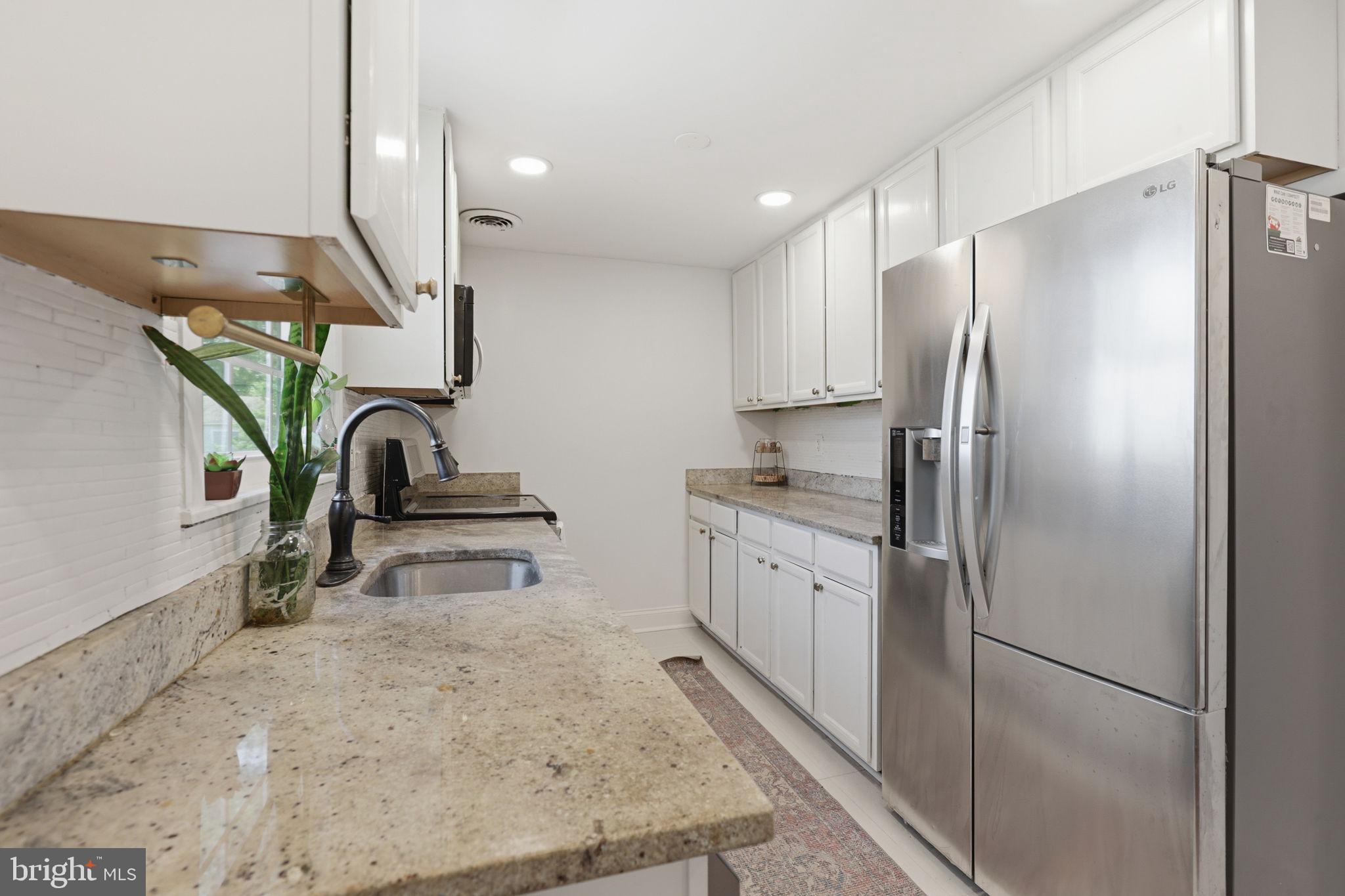 WILLOW HILLS - Residential