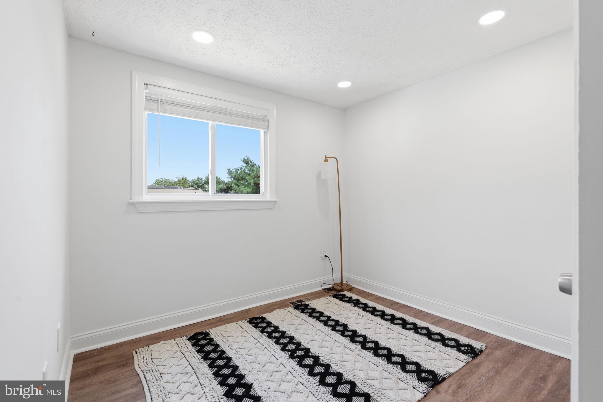 WILLOW HILLS - Residential
