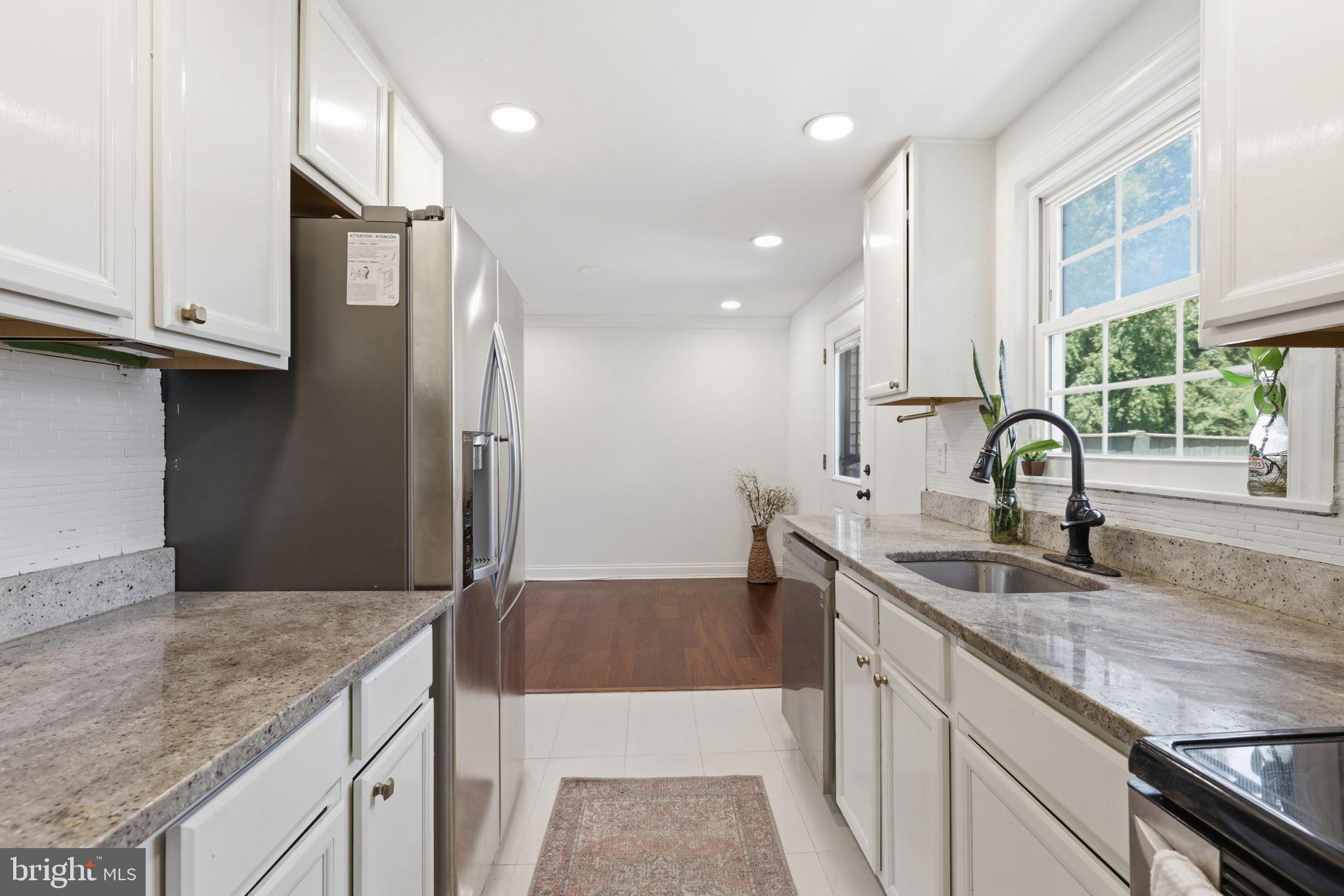 WILLOW HILLS - Residential