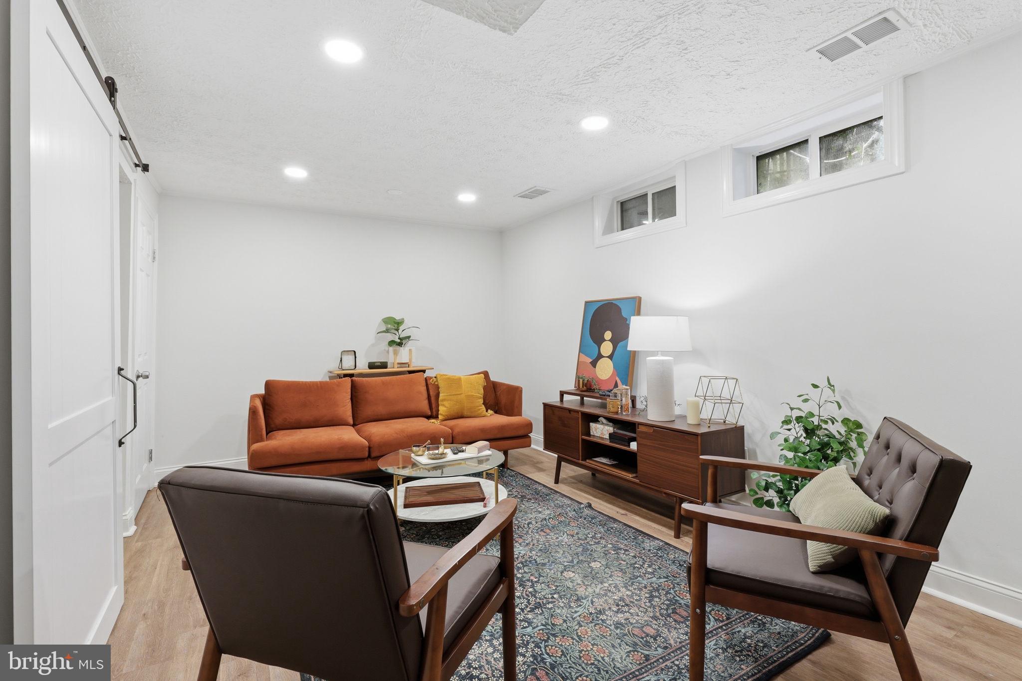 WILLOW HILLS - Residential