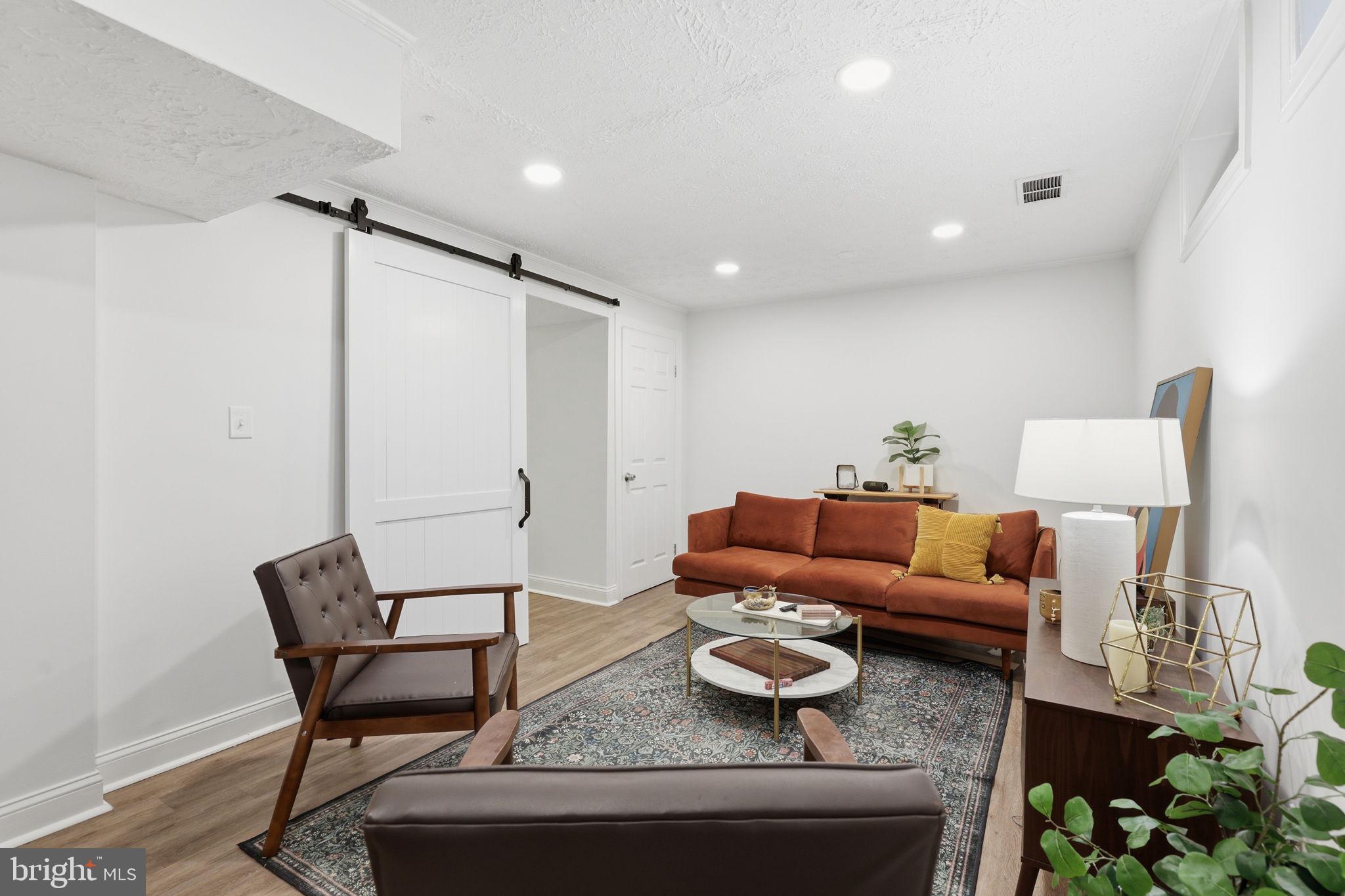 WILLOW HILLS - Residential