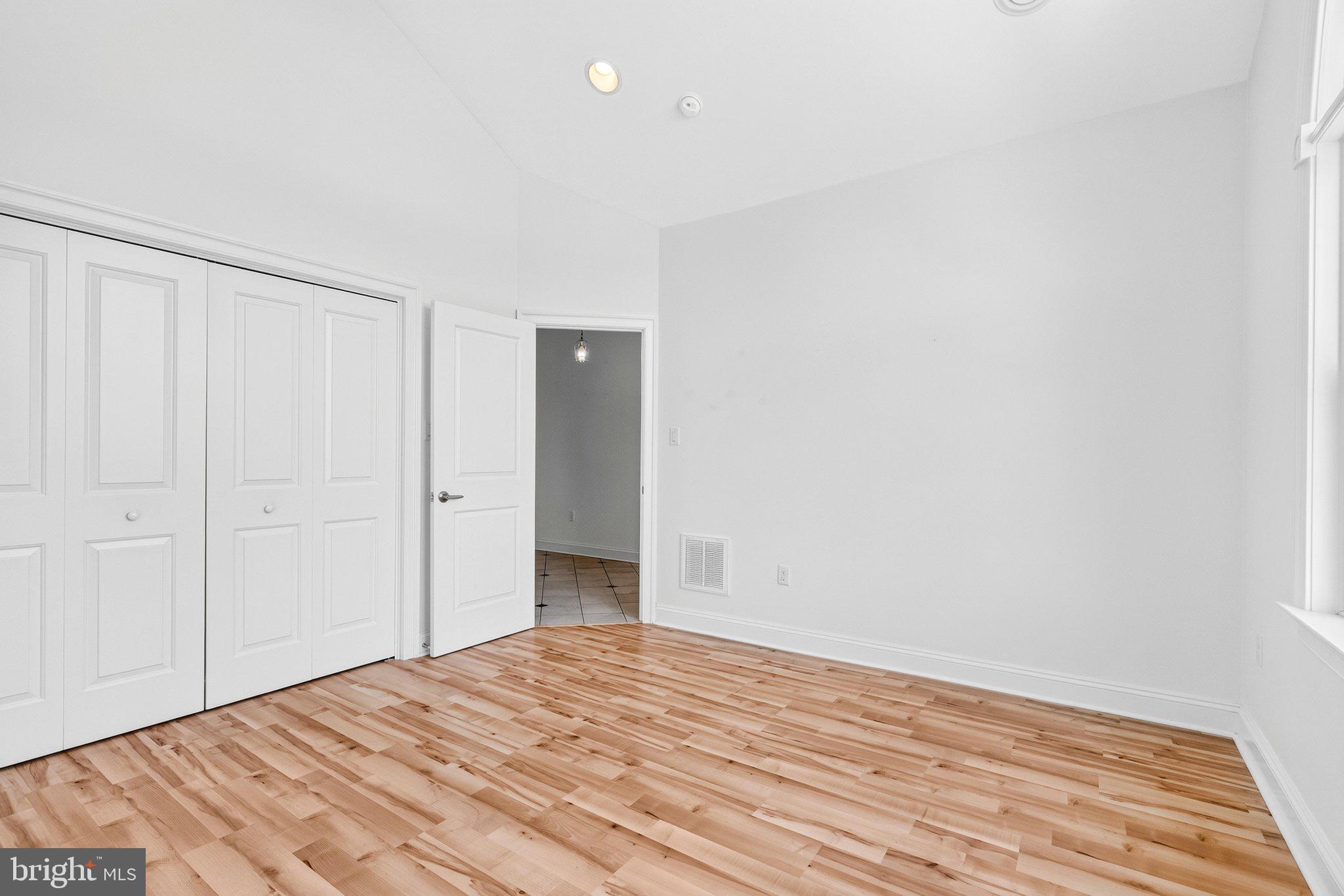 HAGERSTOWN - Residential