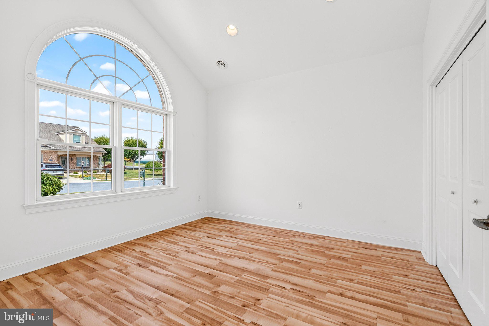 HAGERSTOWN - Residential