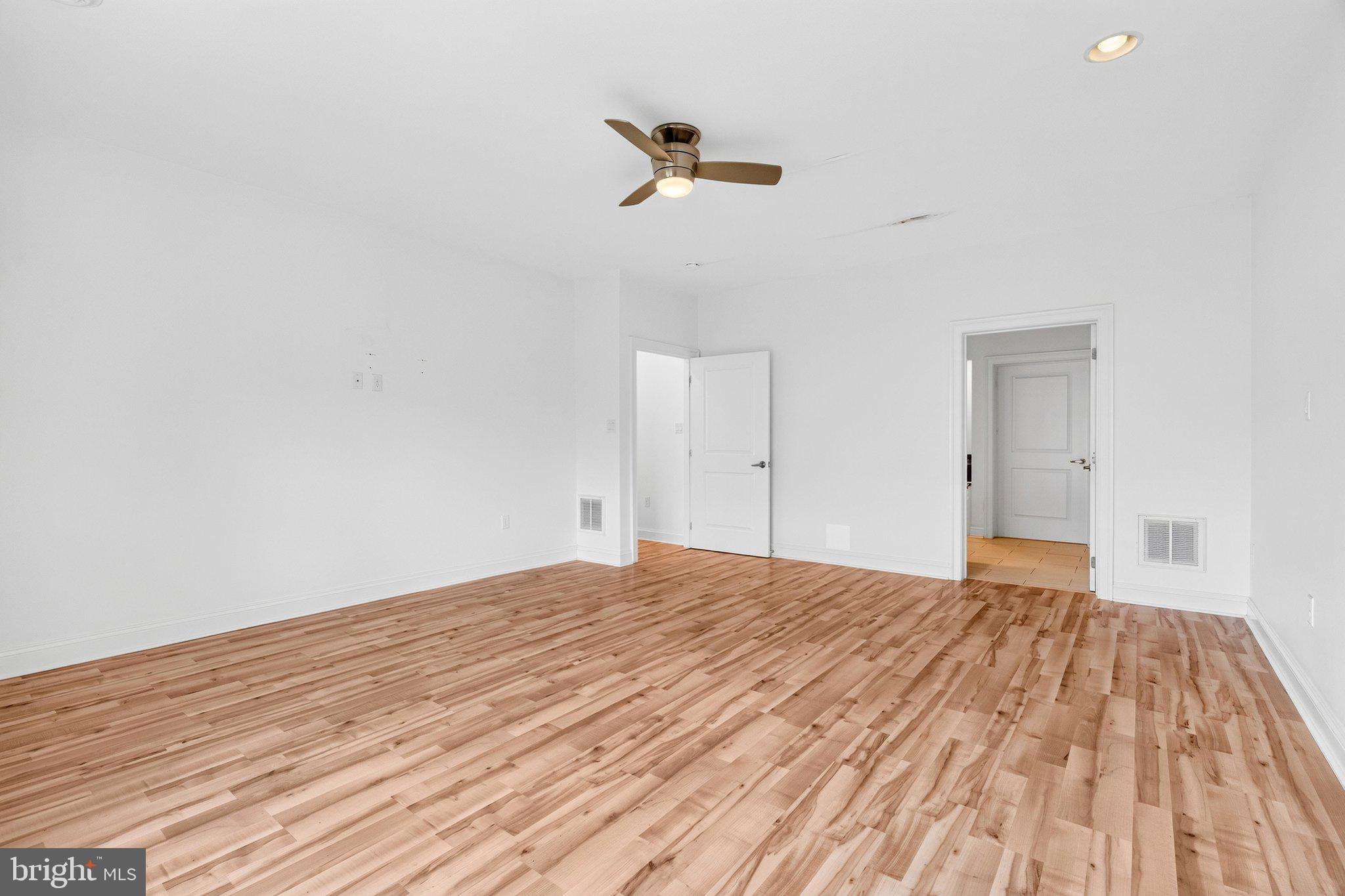 HAGERSTOWN - Residential