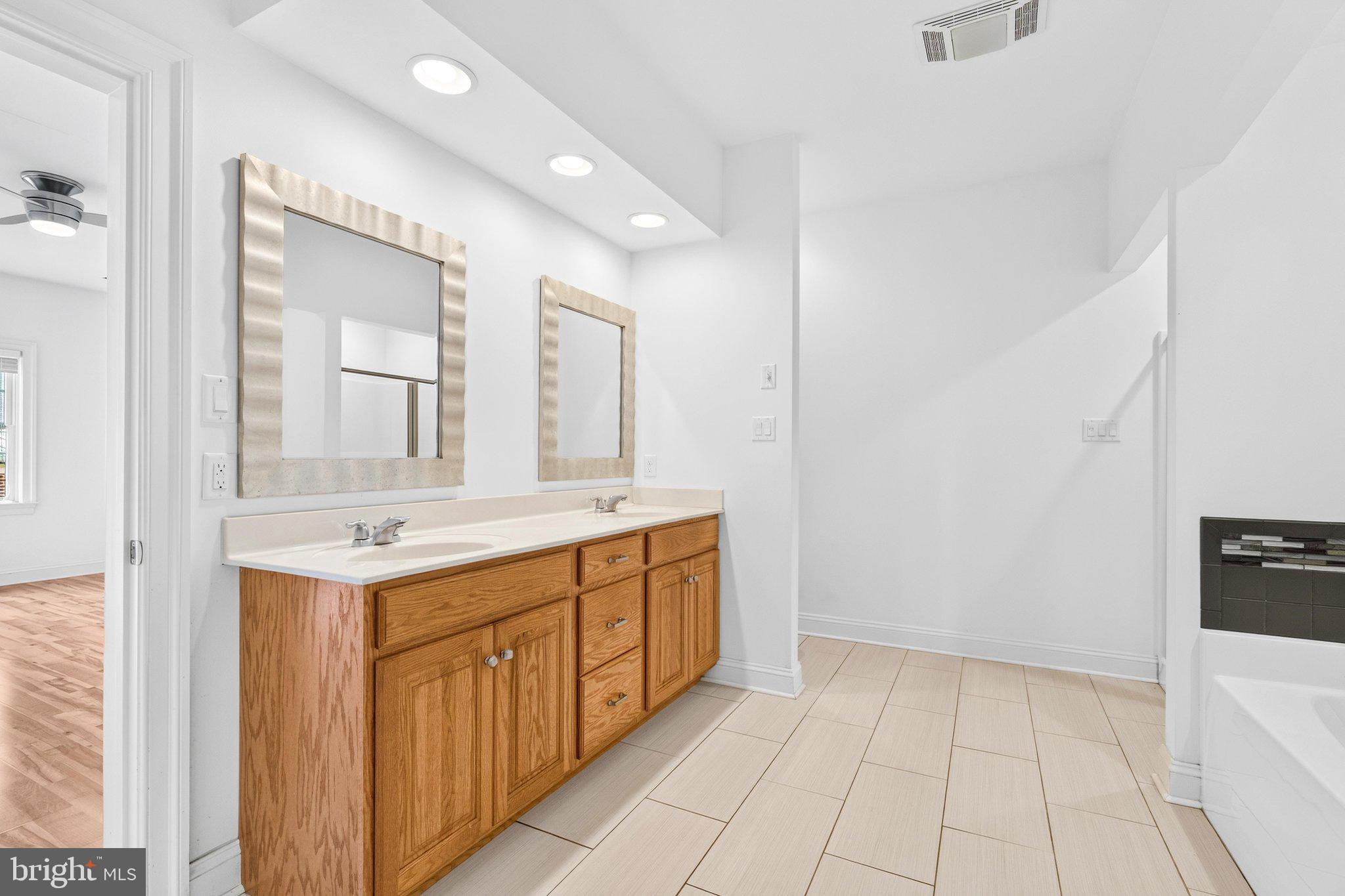 HAGERSTOWN - Residential