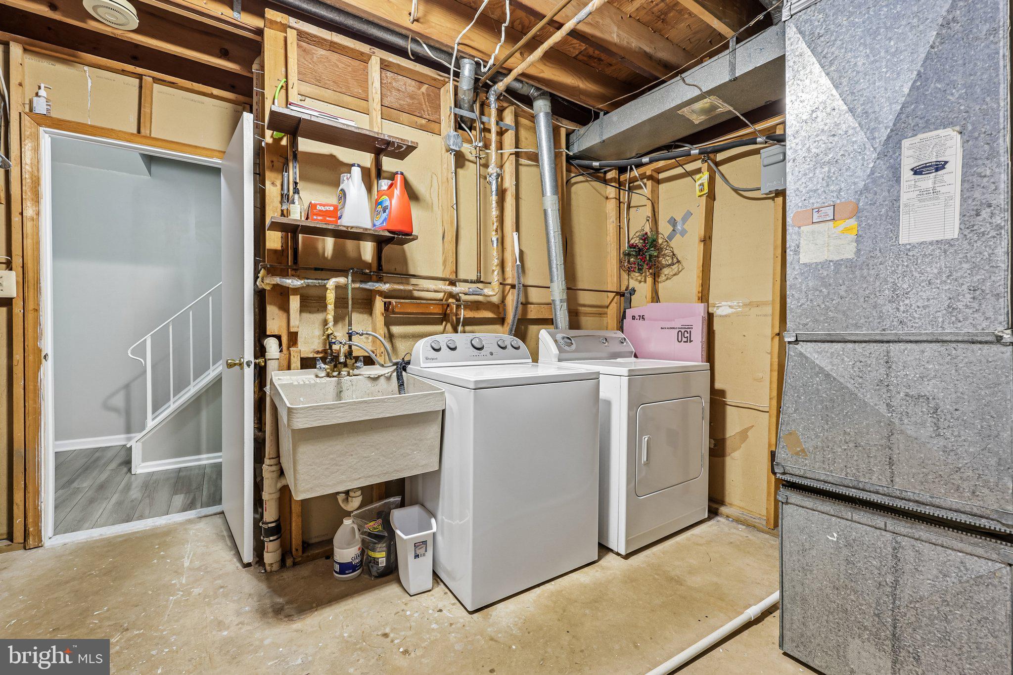 DUNN LORING VILLAGE - Residential