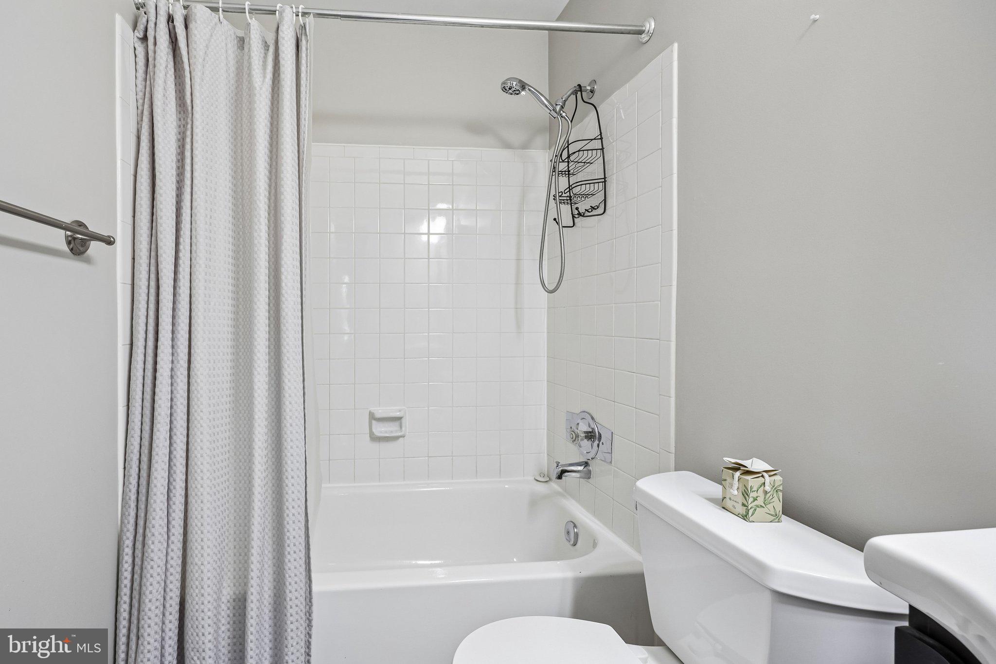DUNN LORING VILLAGE - Residential