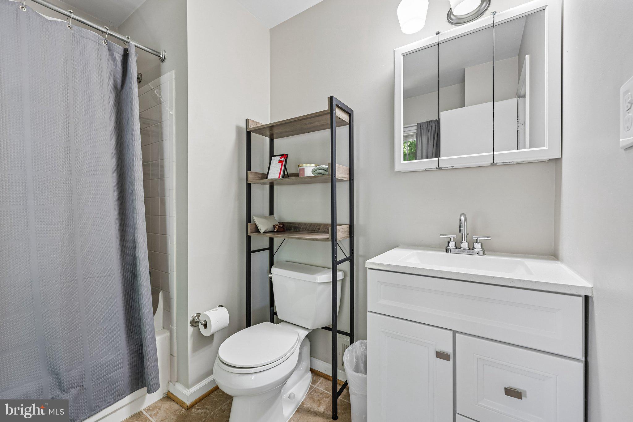 DUNN LORING VILLAGE - Residential