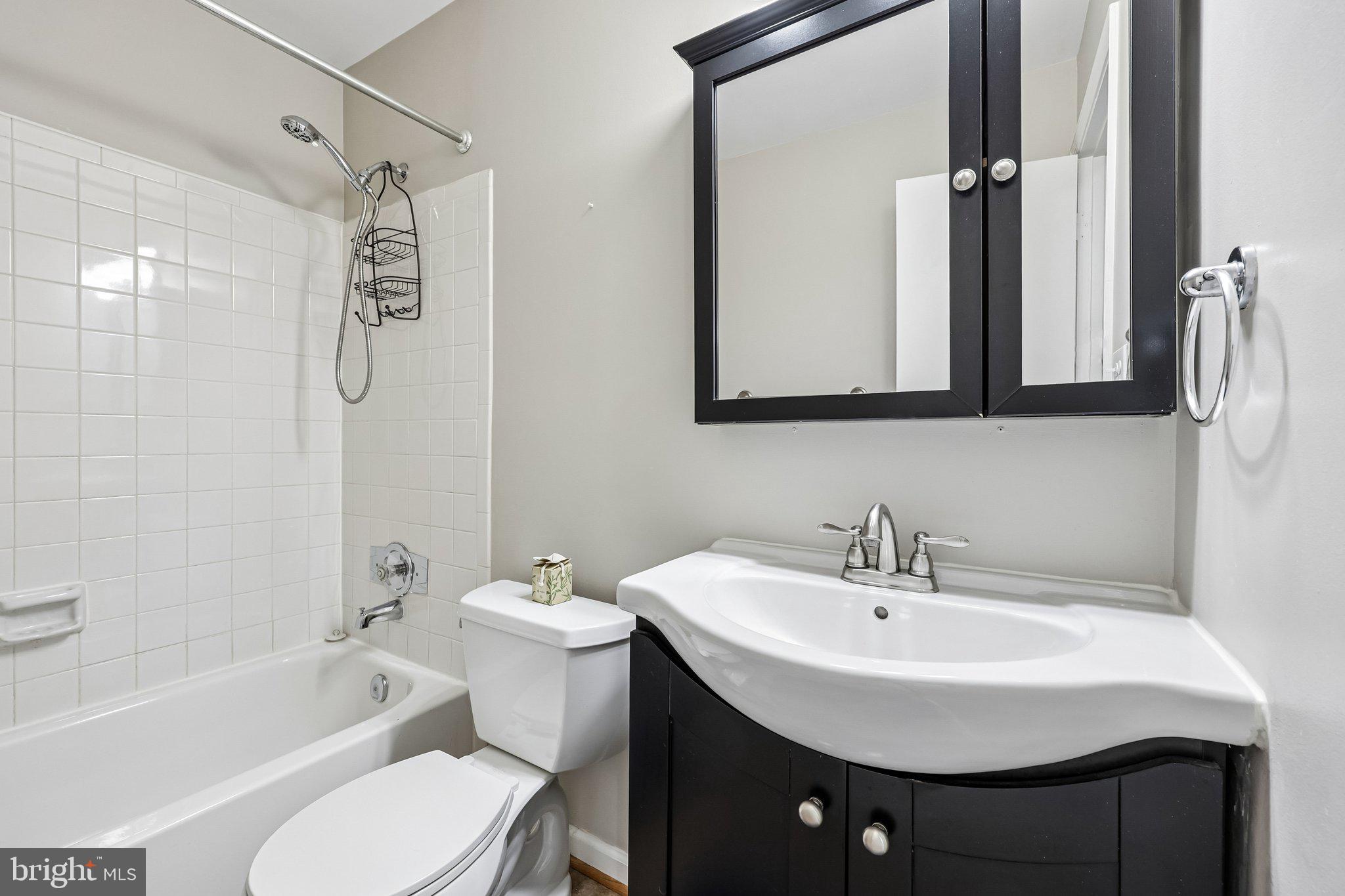 DUNN LORING VILLAGE - Residential