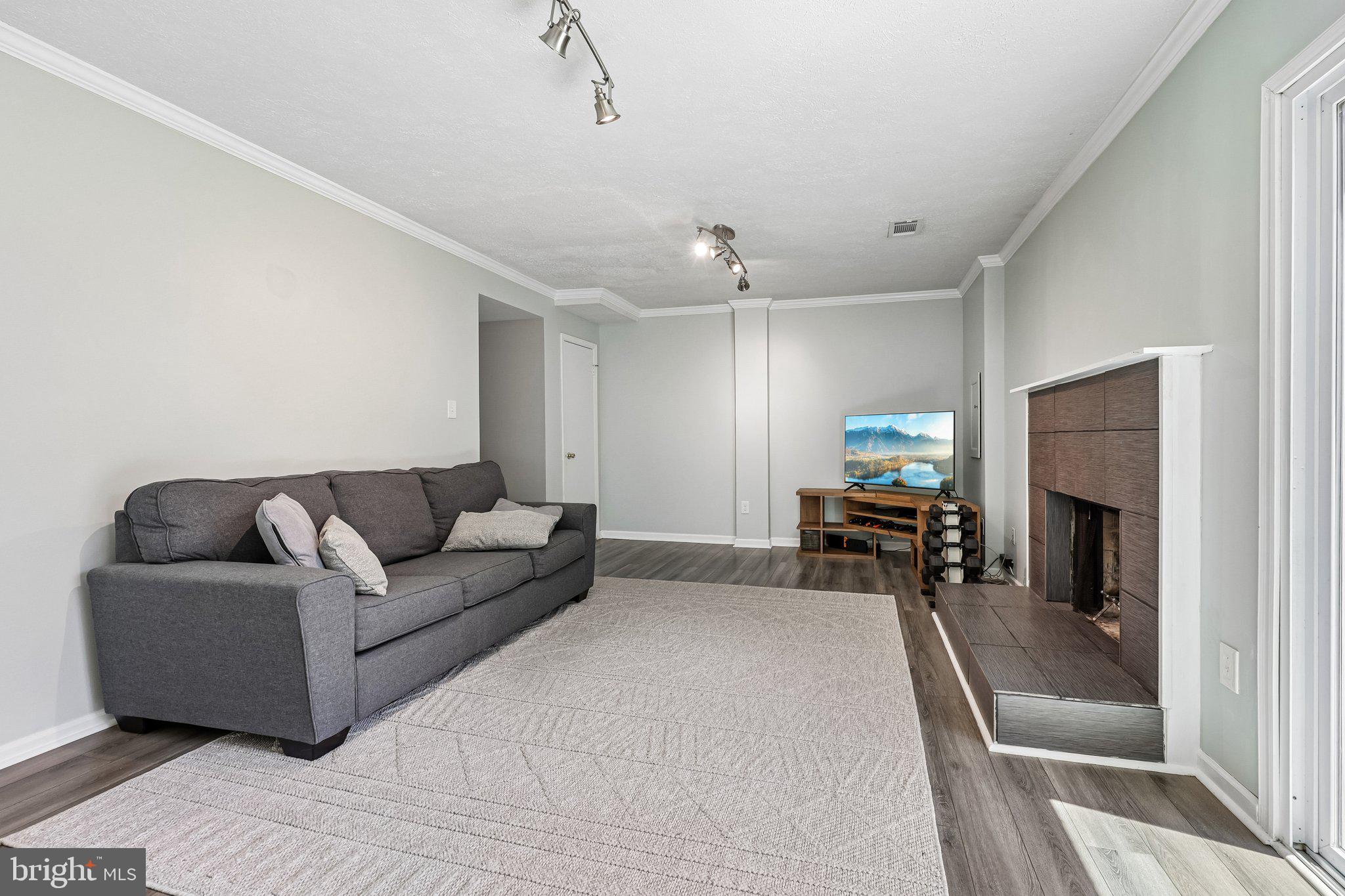 DUNN LORING VILLAGE - Residential