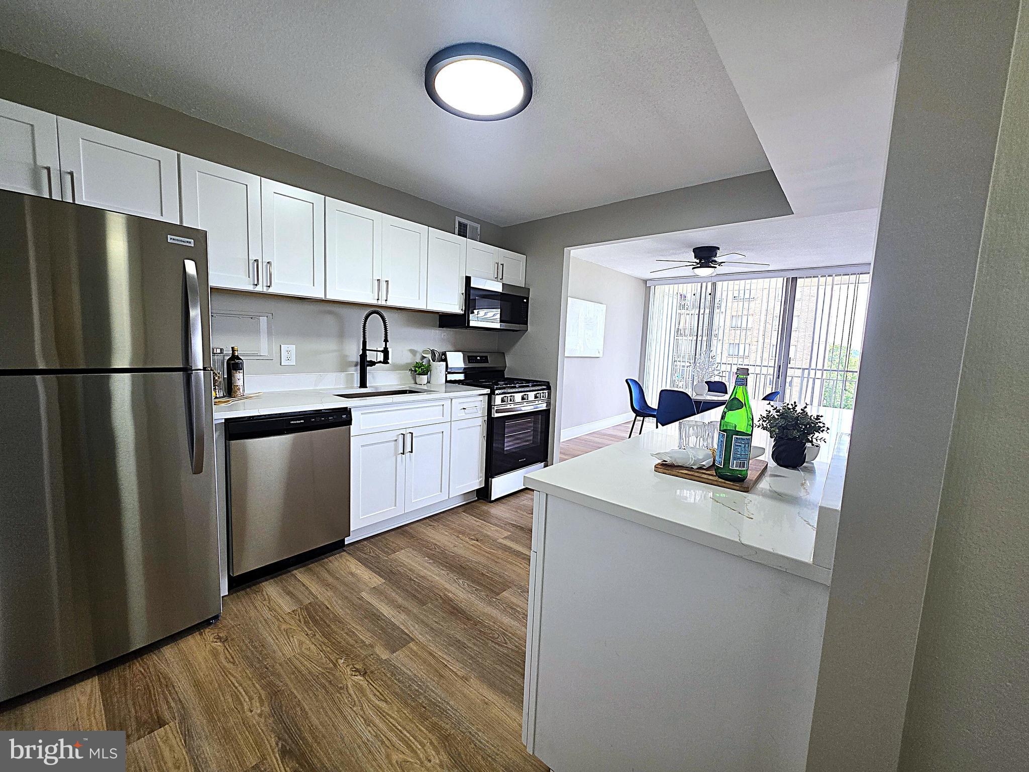 PRESIDENTIAL TOWERS - Residential