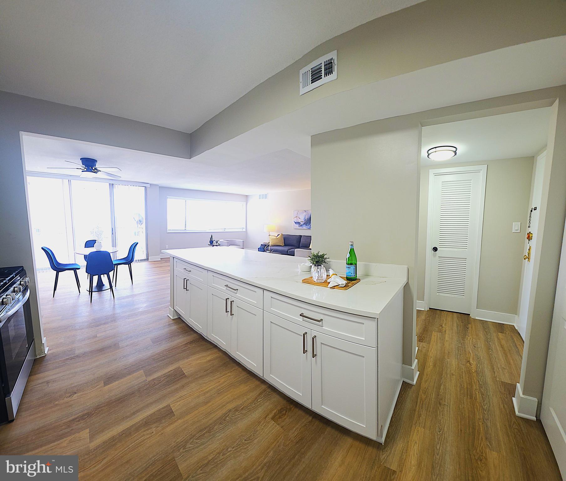 PRESIDENTIAL TOWERS - Residential
