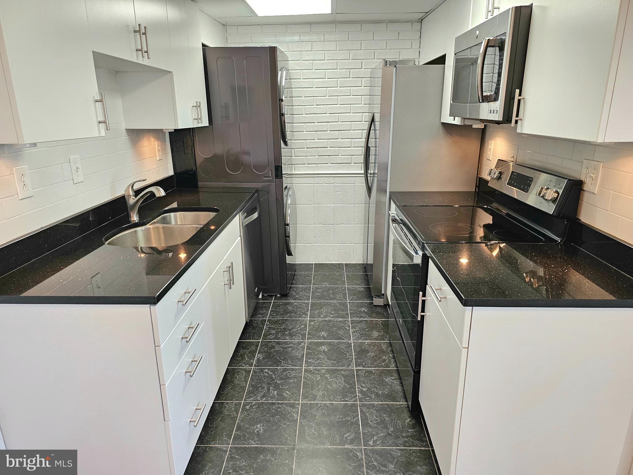HIGHPOINTE - Residential