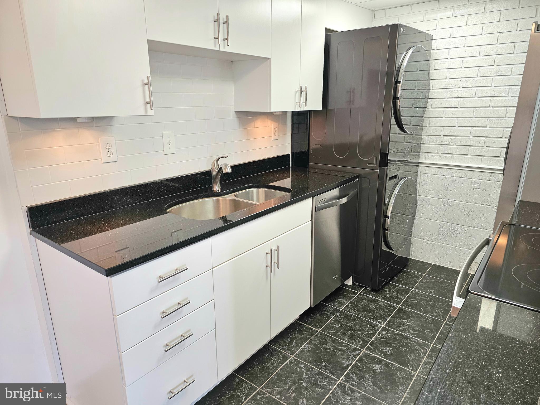 HIGHPOINTE - Residential
