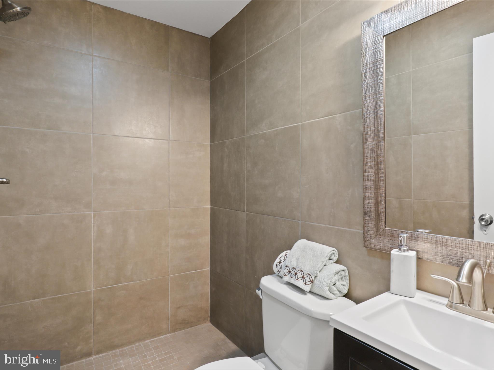 HOLMES - Residential Lease