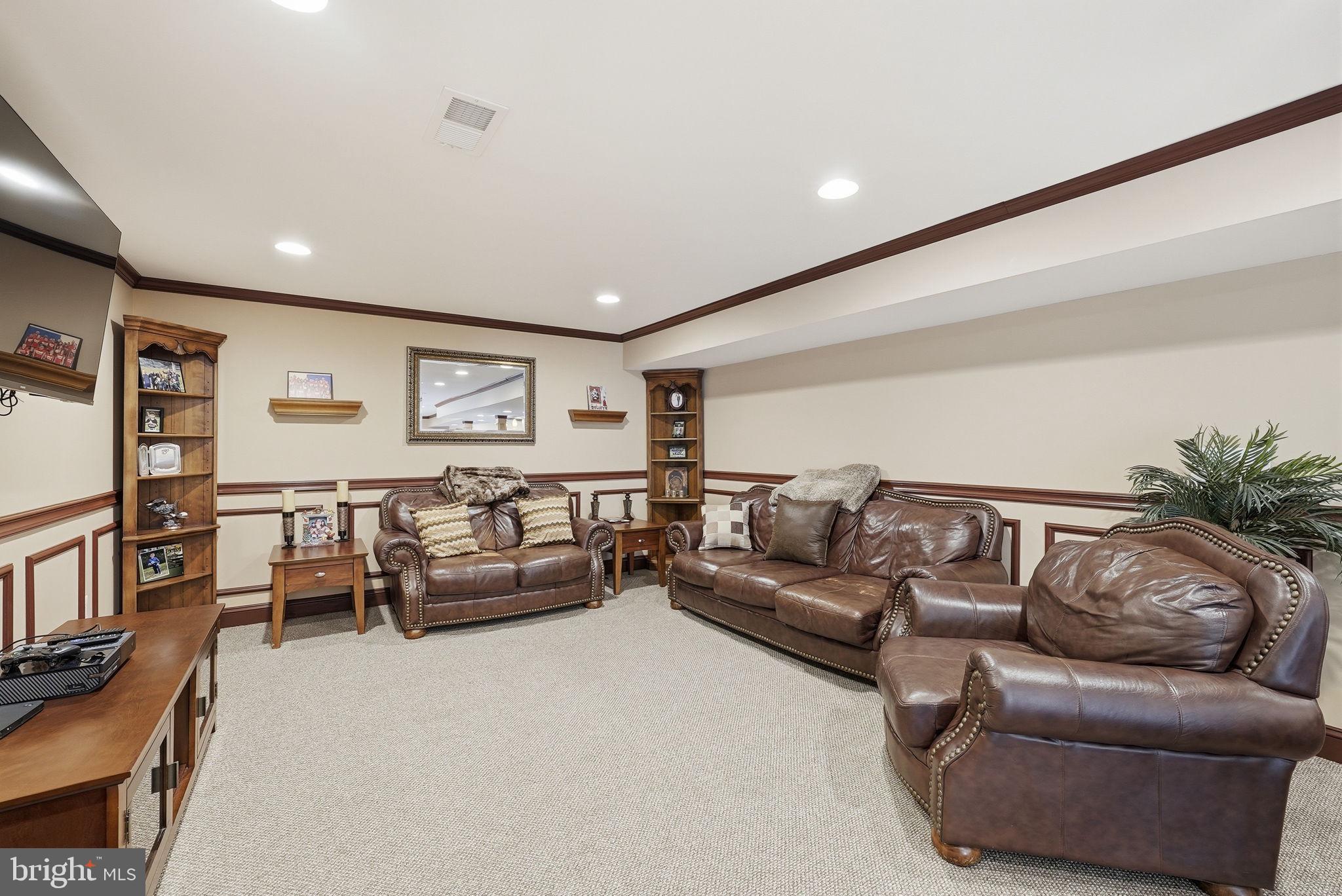 HAMPTON ACRES - Residential