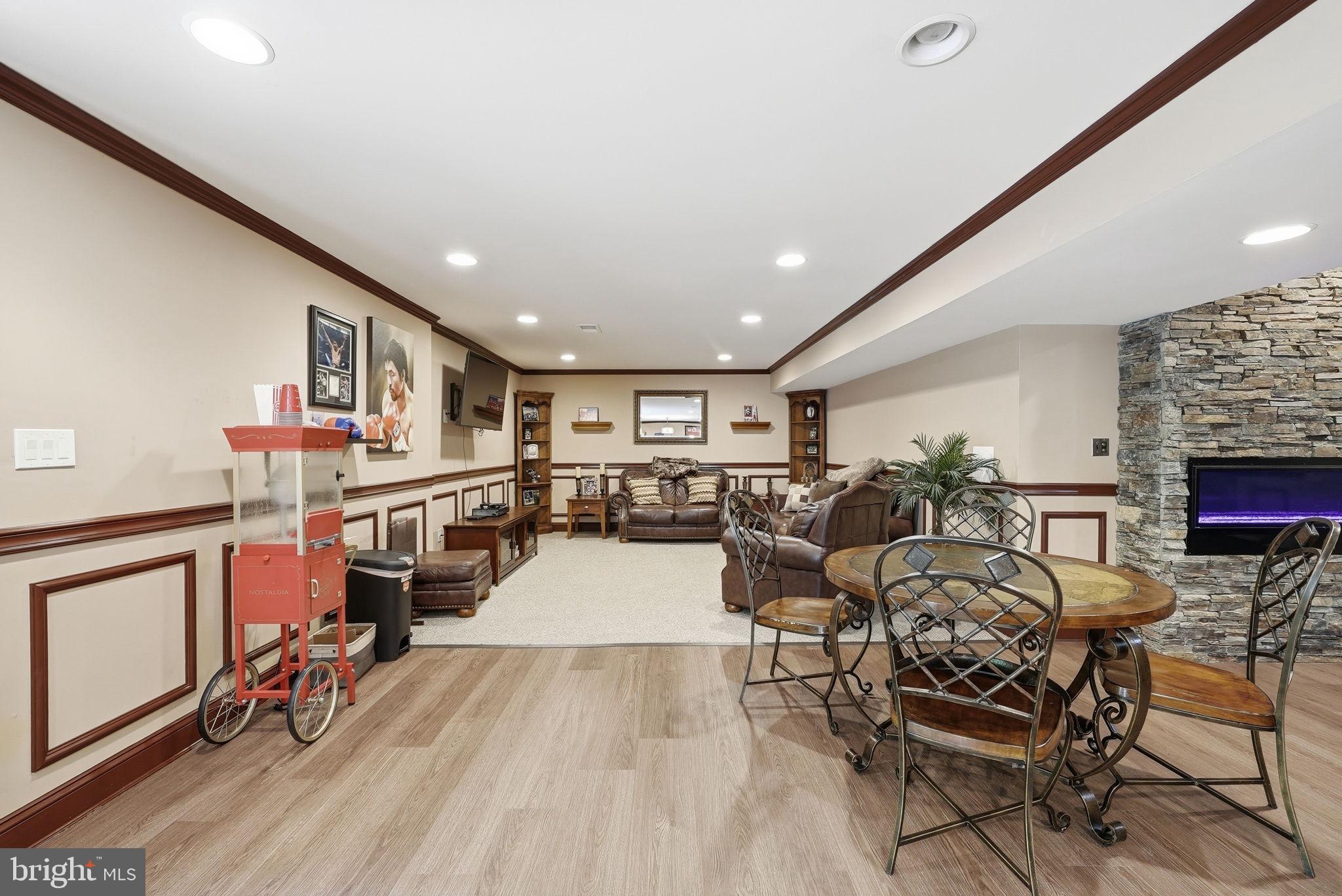 HAMPTON ACRES - Residential