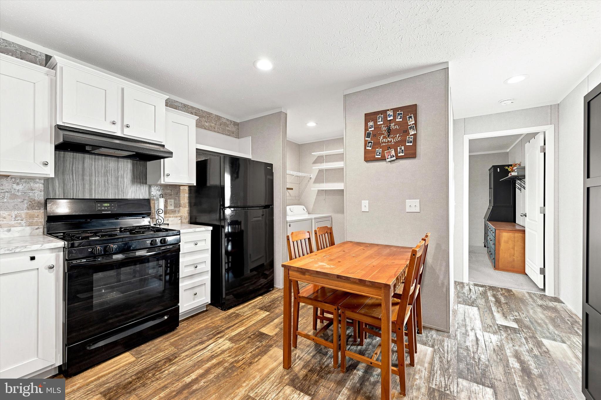 HIDDEN VALLEY ESTATES - Residential