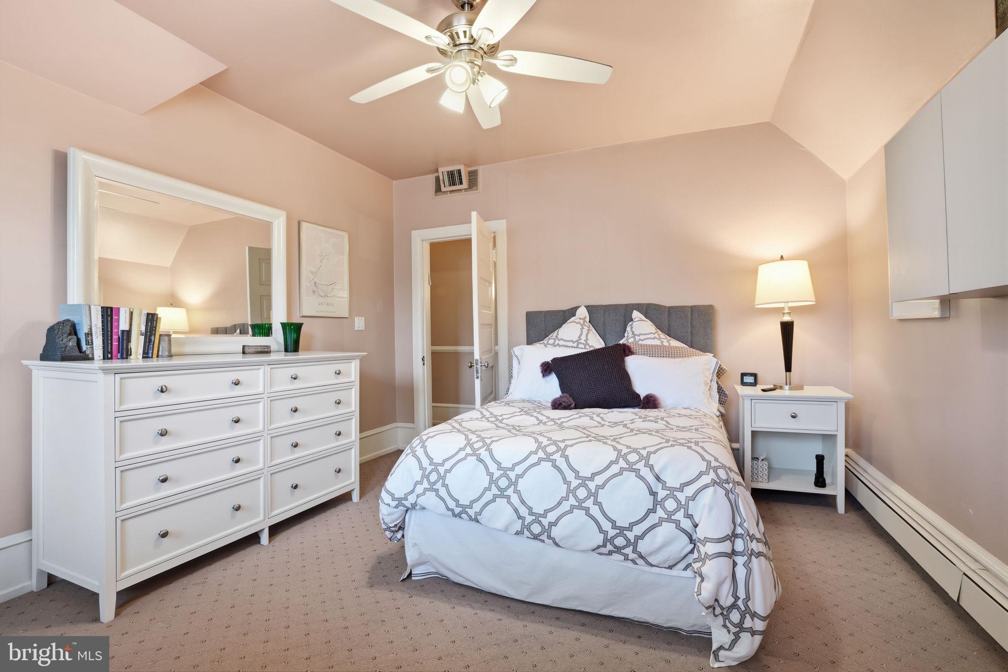 ELKINS PARK - Residential