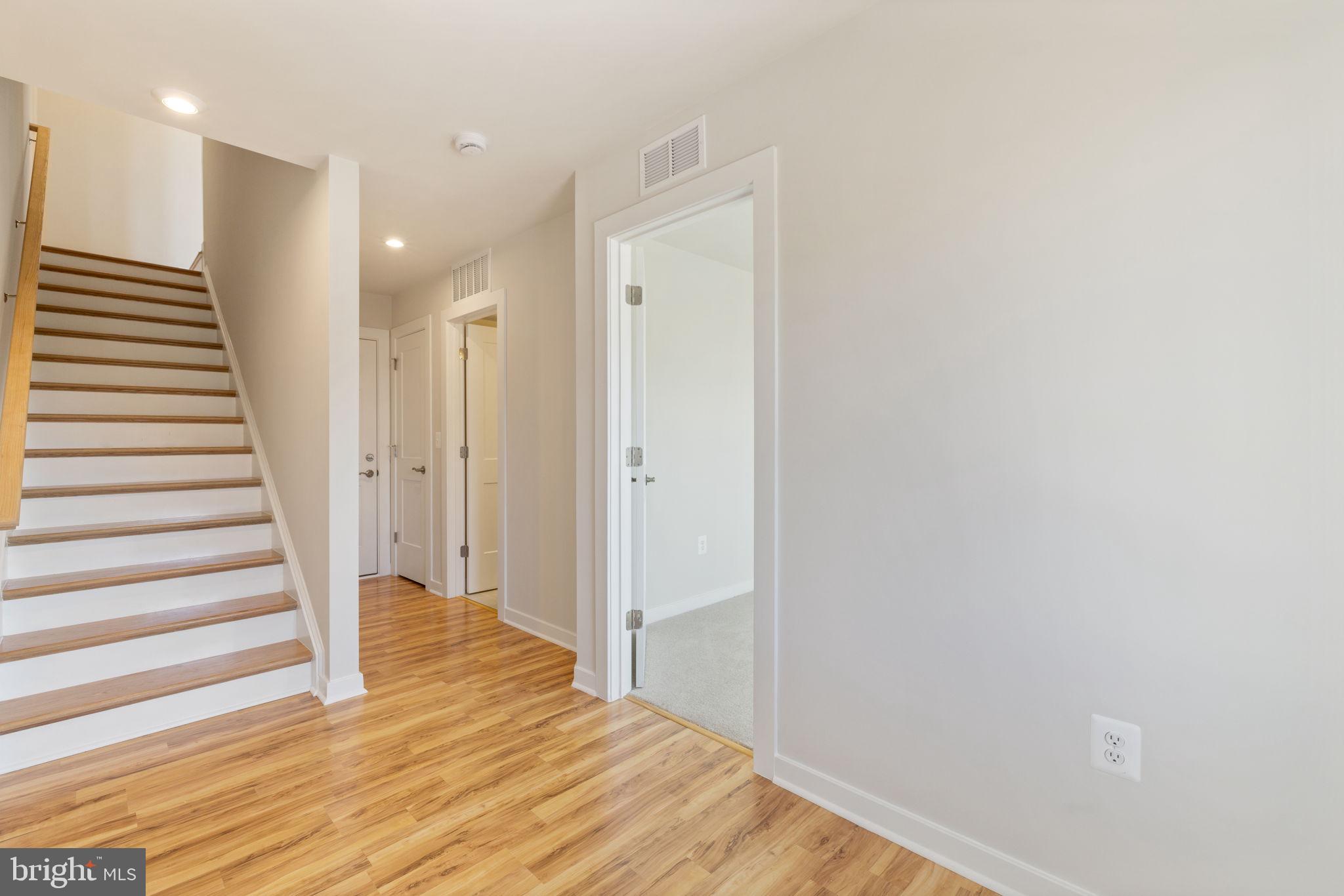 ARCOLA TOWN CENTER - Residential