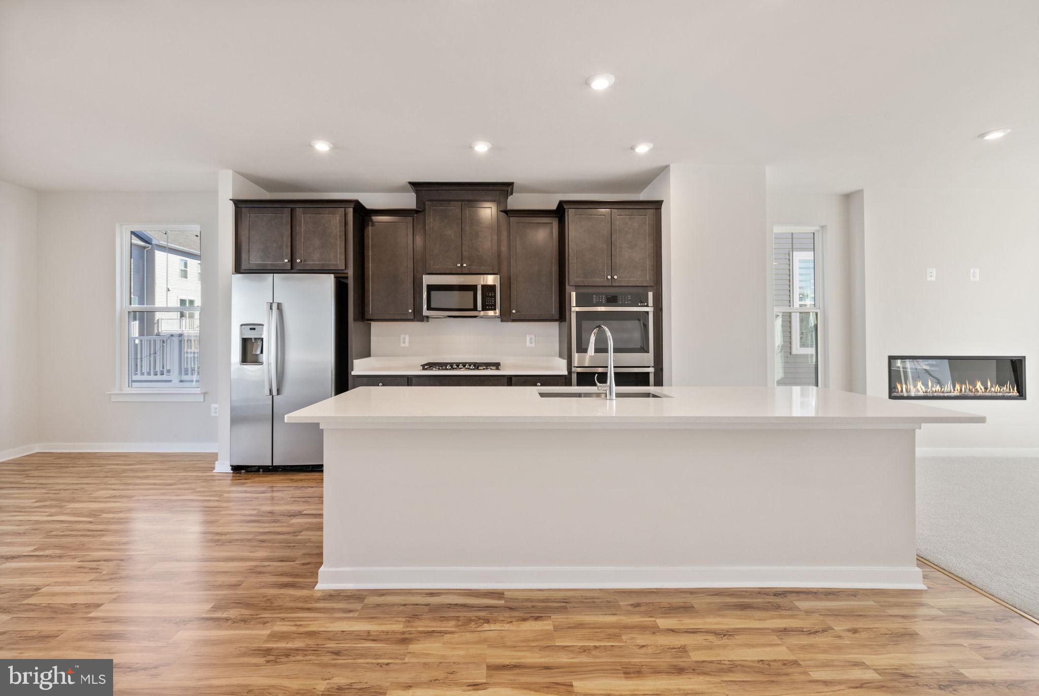 ARCOLA TOWN CENTER - Residential