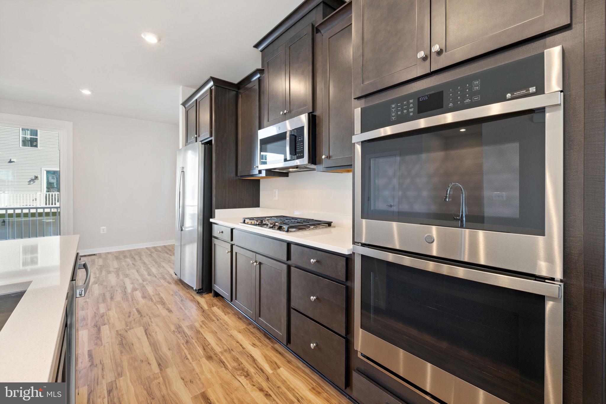 ARCOLA TOWN CENTER - Residential