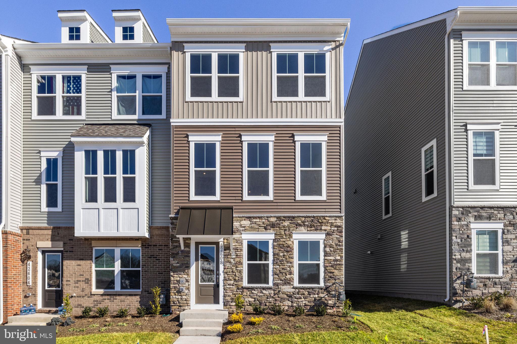 ARCOLA TOWN CENTER - Residential
