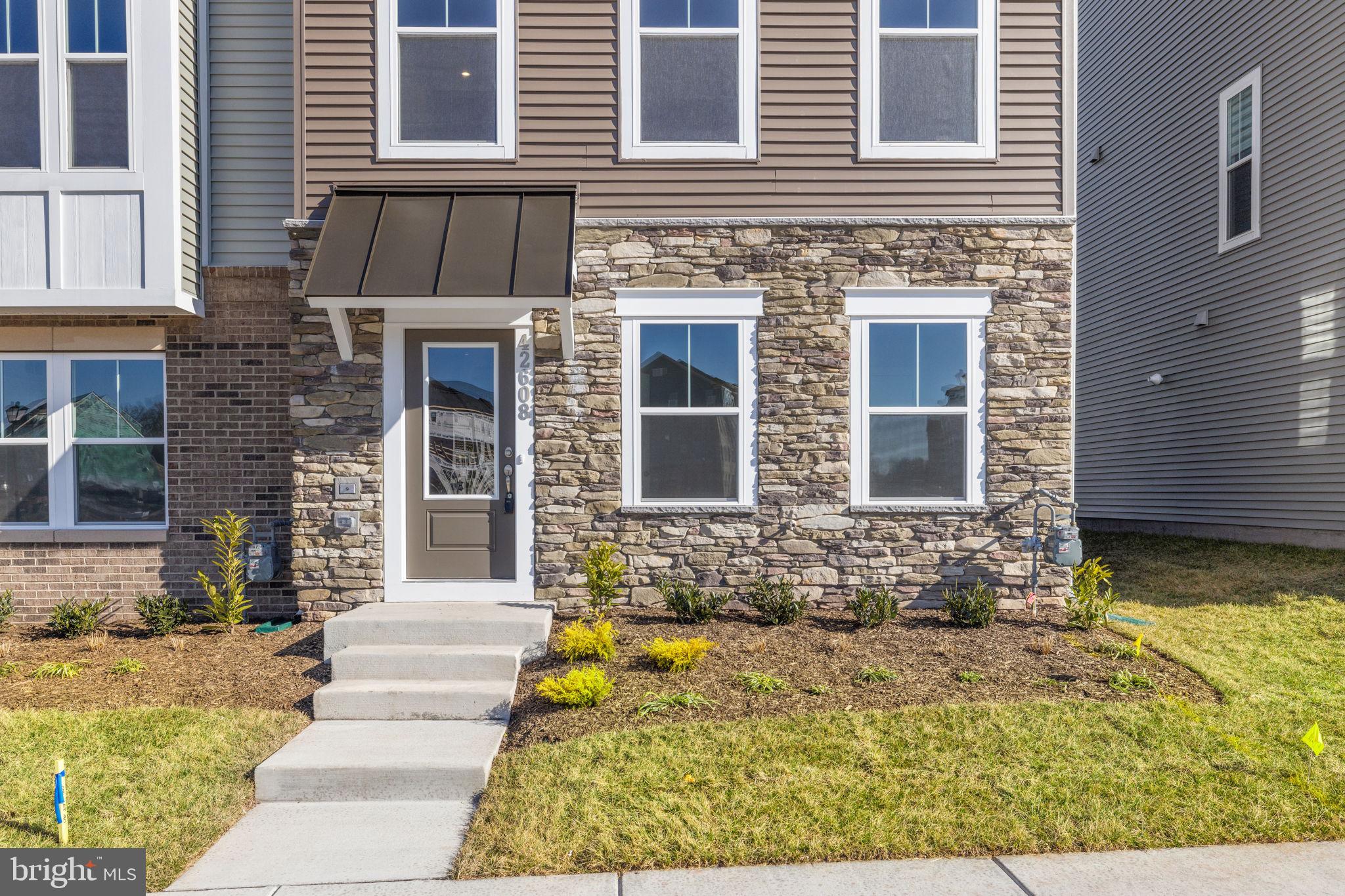 ARCOLA TOWN CENTER - Residential