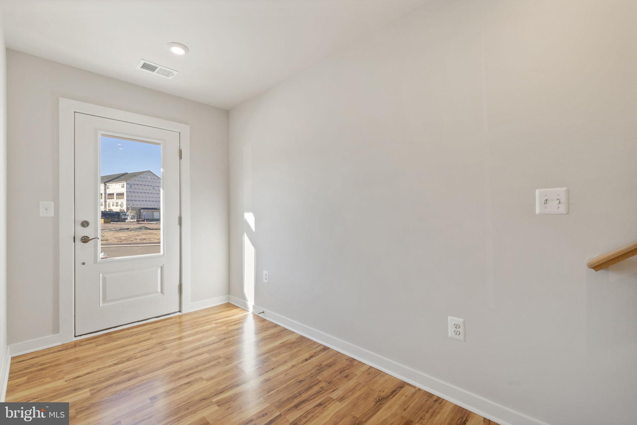 ARCOLA TOWN CENTER - Residential