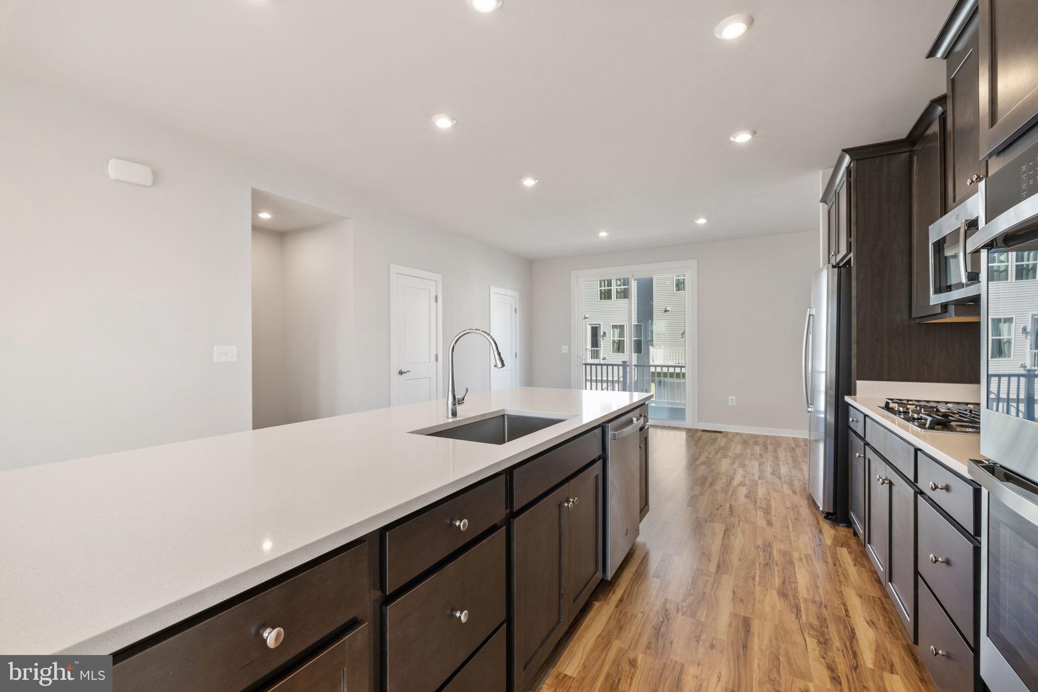 ARCOLA TOWN CENTER - Residential