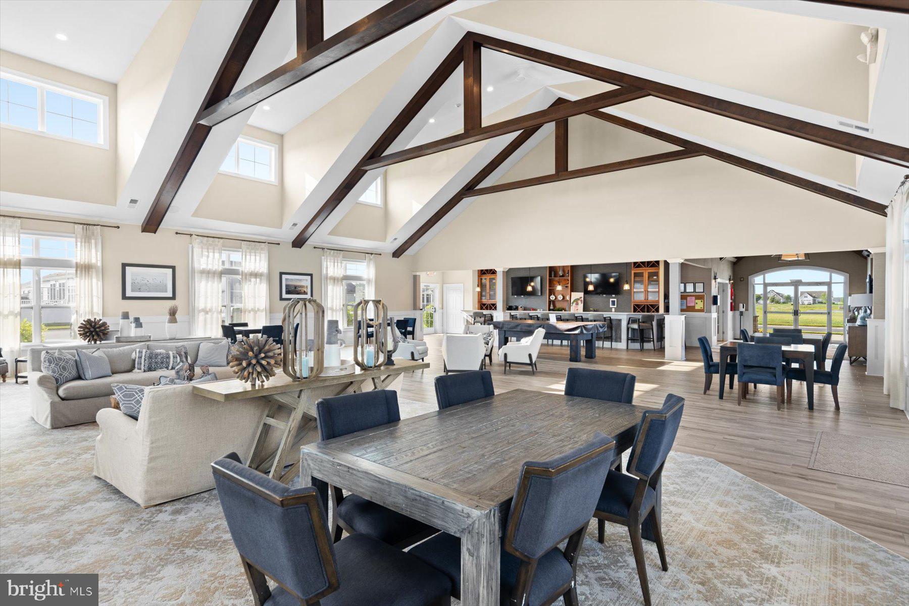 PELICAN POINT - Residential