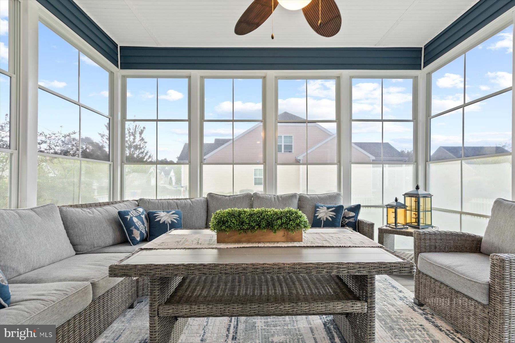 PELICAN POINT - Residential