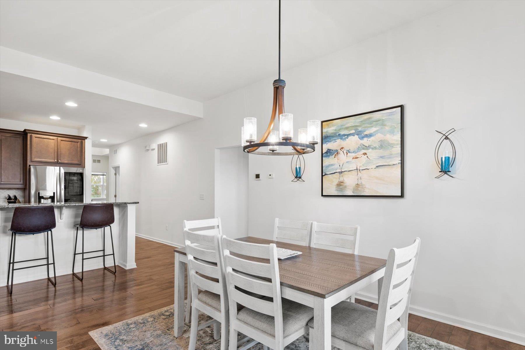 PELICAN POINT - Residential