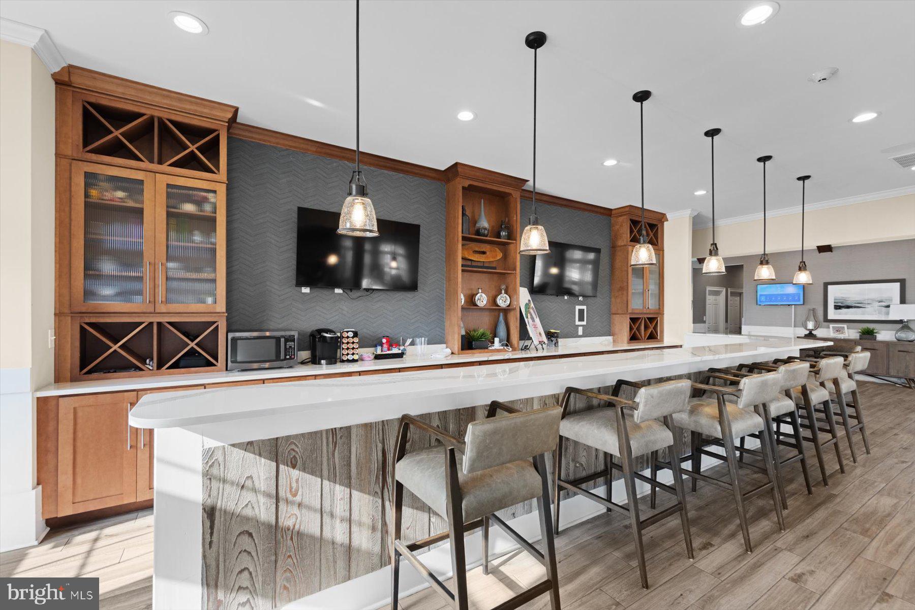 PELICAN POINT - Residential