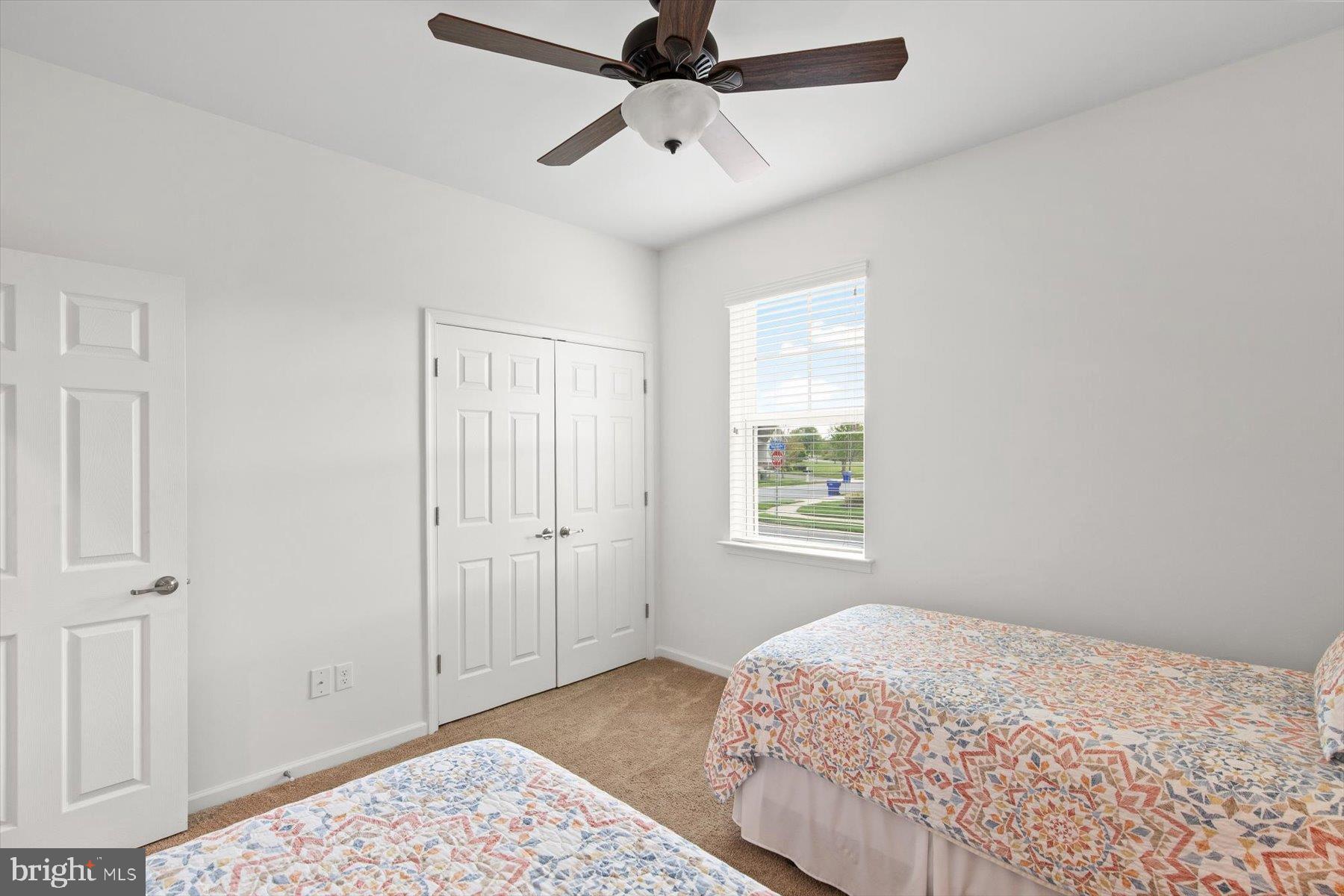 PELICAN POINT - Residential