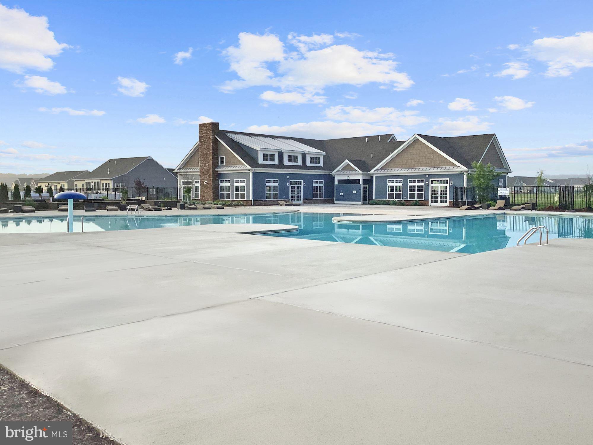 PELICAN POINT - Residential