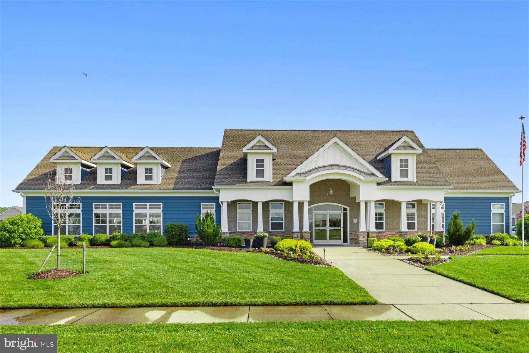 PELICAN POINT - Residential