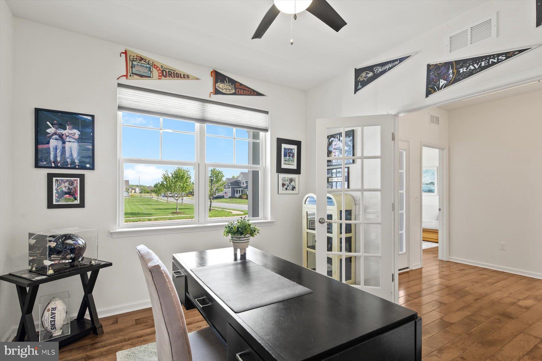 PELICAN POINT - Residential