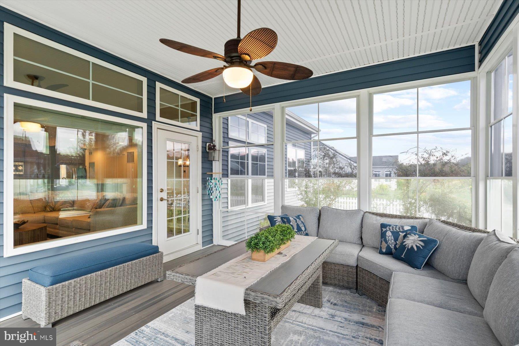 PELICAN POINT - Residential