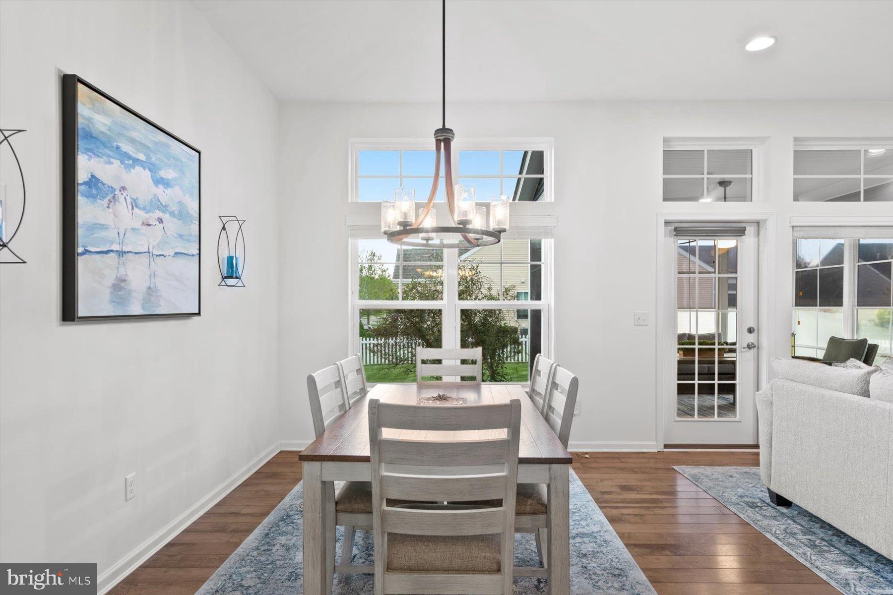 PELICAN POINT - Residential