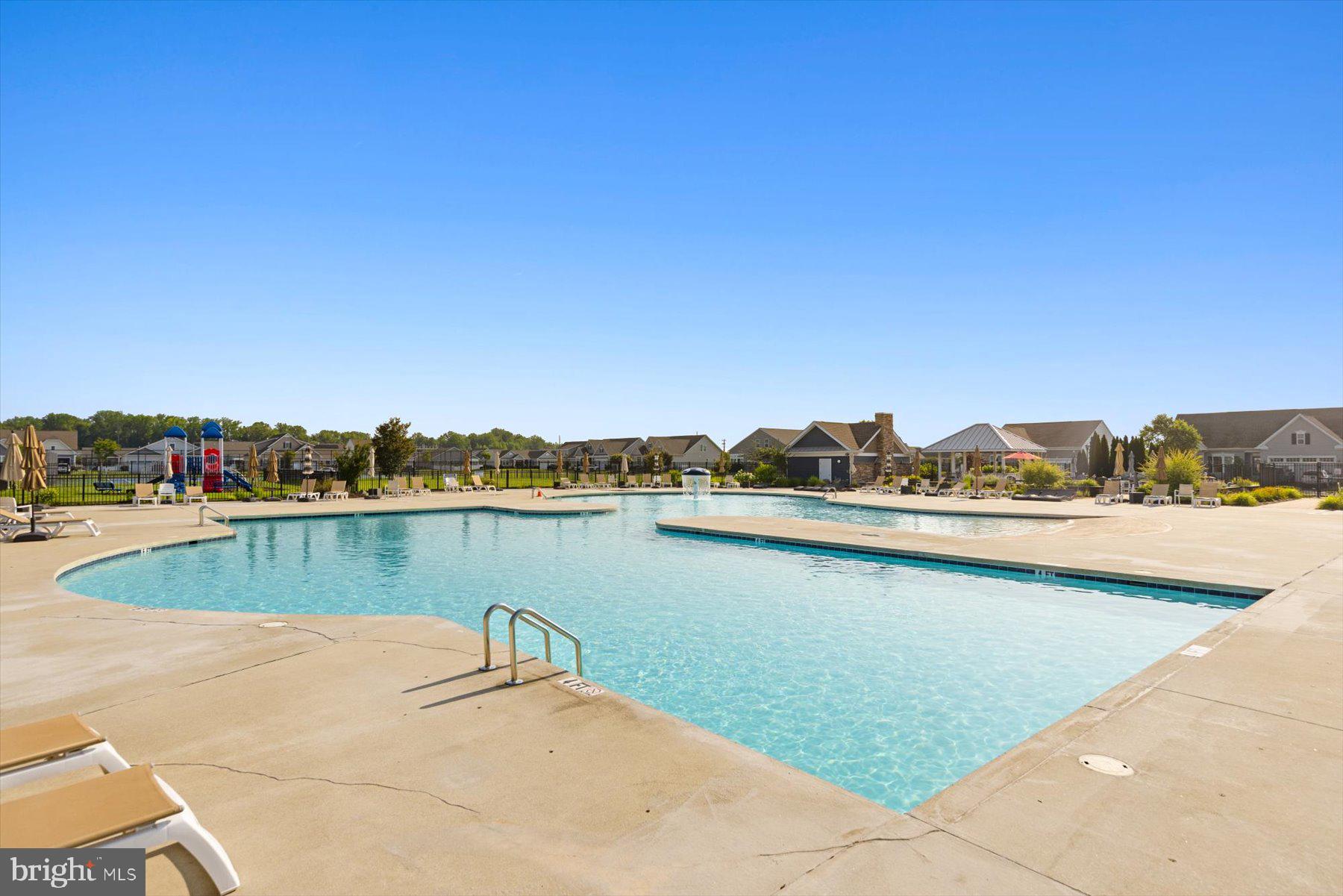 PELICAN POINT - Residential