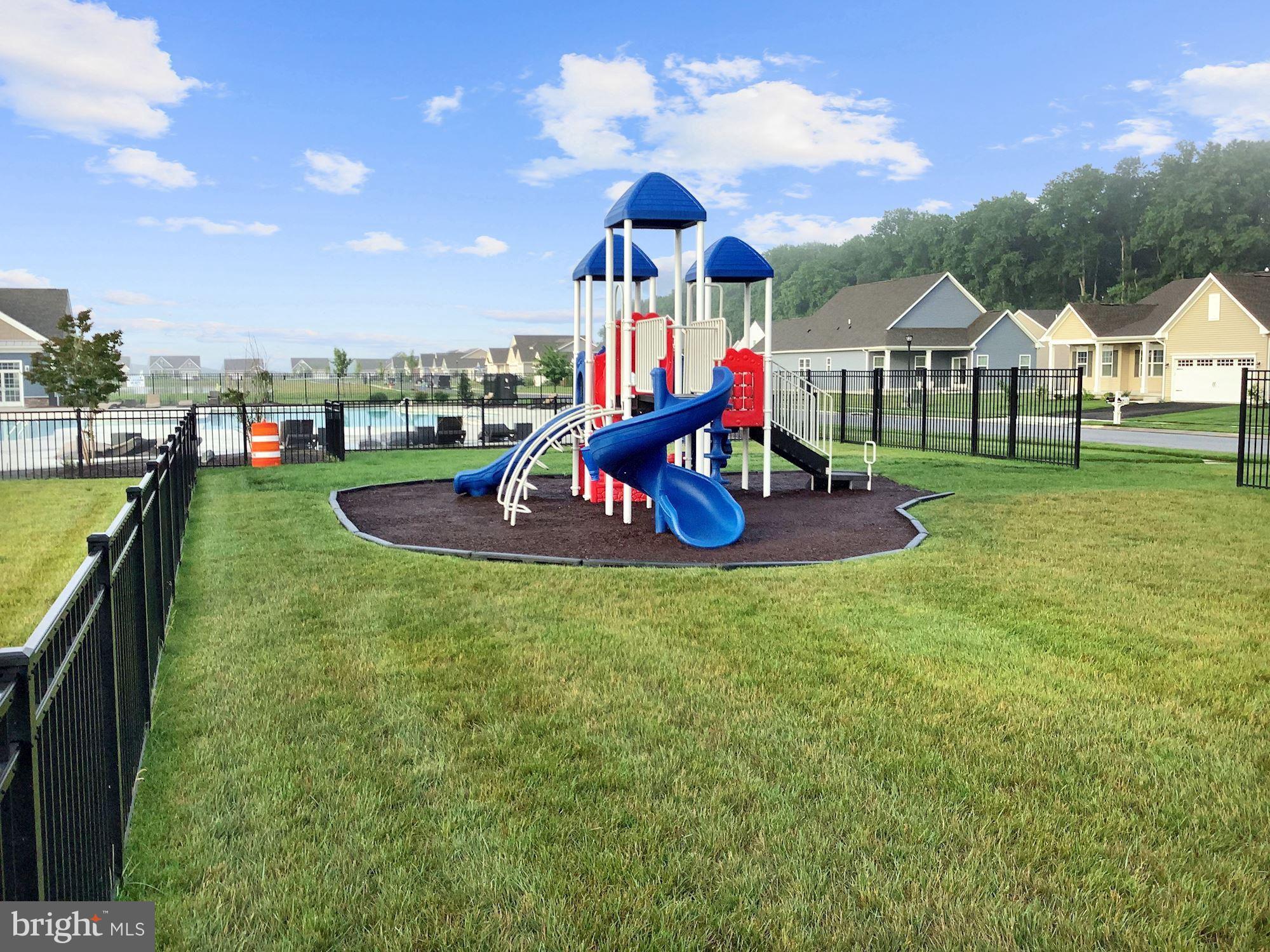 PELICAN POINT - Residential