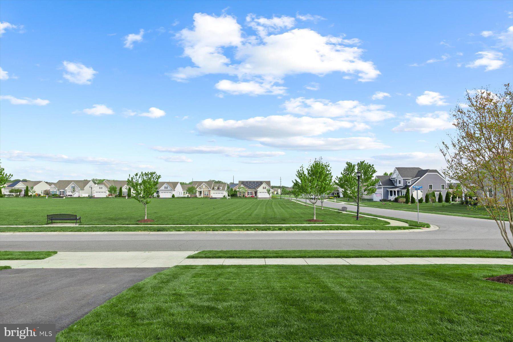 PELICAN POINT - Residential